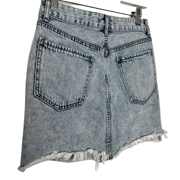 04) Forever 21 Distressed Cutoff Light Wash Denim Zipper Front Mini Skirt Size S - Picture 4 of 12